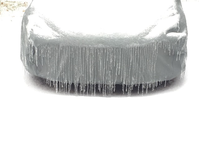 Defrosting your car windscreen – the do’s and don'ts