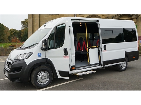 Vauxhall MOVANO TREK Spec L4 H2 FWD 2.2 Turbo D 140ps 17 seat Light Minibus
